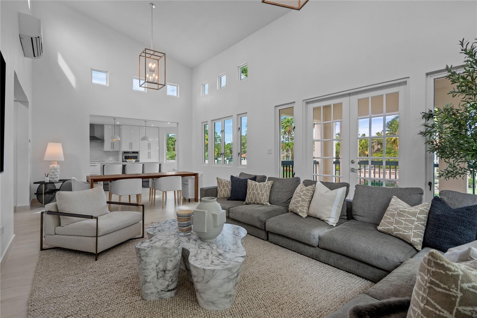 LAKESIDE VILLAS - Residential