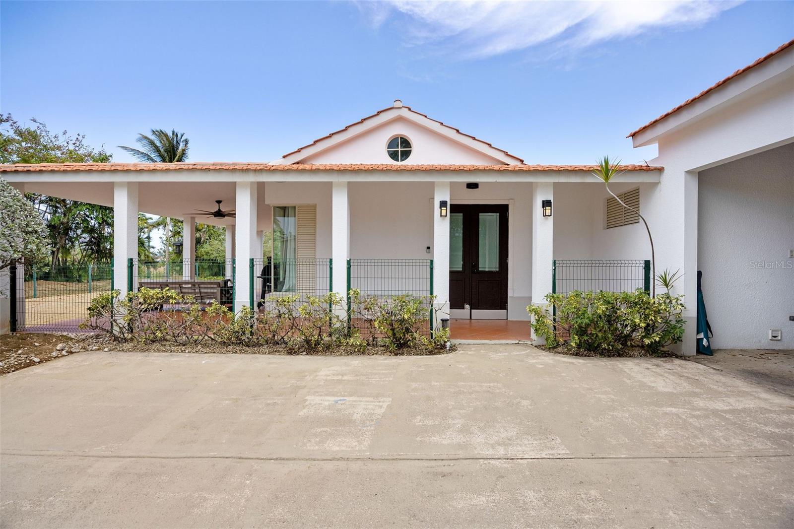 Beautifully updated Casona Reyes model ideally situated on a 1,135.50 sq. m. corner lot in a quiet cul-de-sac within Sabanera Dorado, with beautiful views of the lake.
 
The thoughtfully designed layout includes spacious living and dining areas, a private office, kitchen with breakfast nook and pantry, laundry room, and an enclosed family room added to the original Casona Reyes model. Extensive upgrades include complete replacement of the original flooring with high-end wood-look porcelain tile, fully remodeled bathrooms with designer finishes and smart heated toilets, and surround sound in the living area.
 
The spacious primary suite features high ceilings and separate his-and-hers walk-in closets. Energy and backup power are provided by a 54-panel solar system with 3 batteries and a full power generator, providing constant, uninterrupted power.
 
The generous corner lot provides ample outdoor space and privacy, while the cul-de-sac location and lake views offer a peaceful and desirable residential setting.