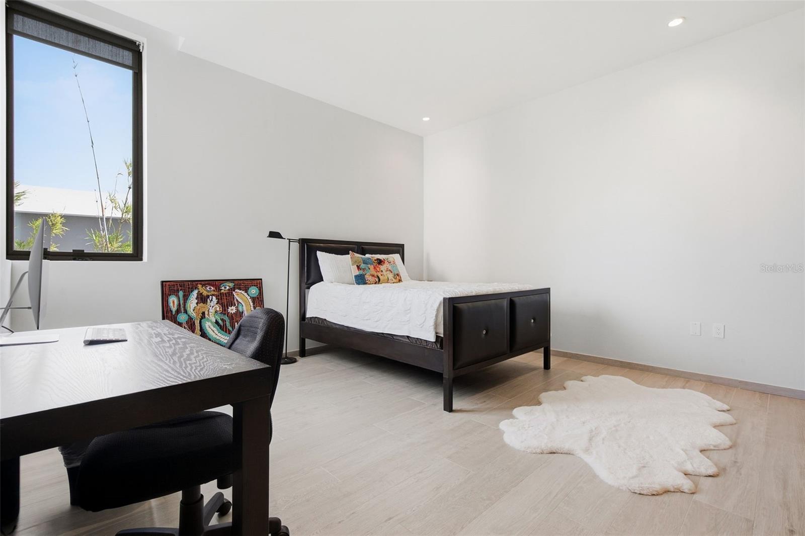 THE ENCLAVE - Residential