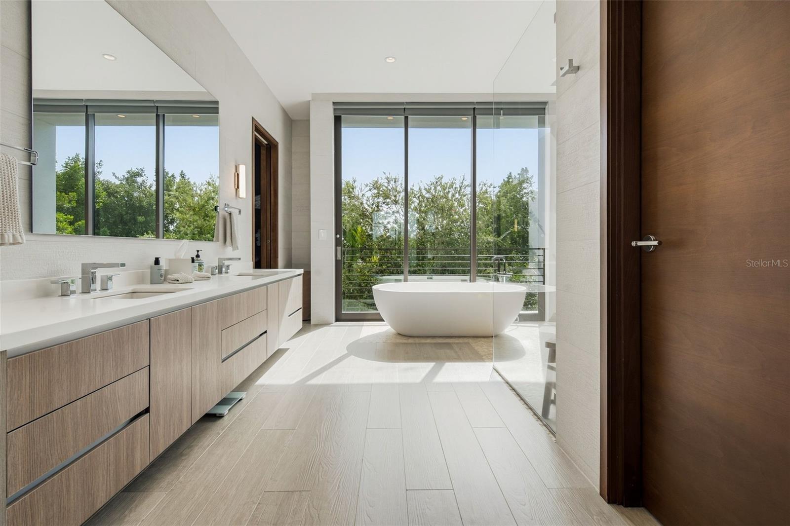 THE ENCLAVE - Residential