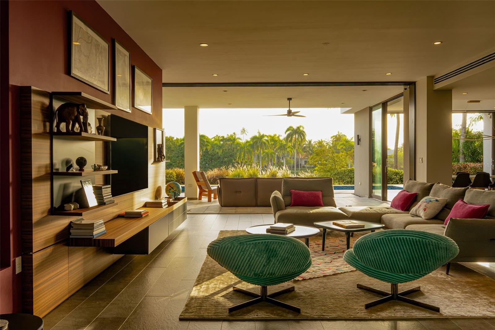 THE ENCLAVE - Residential