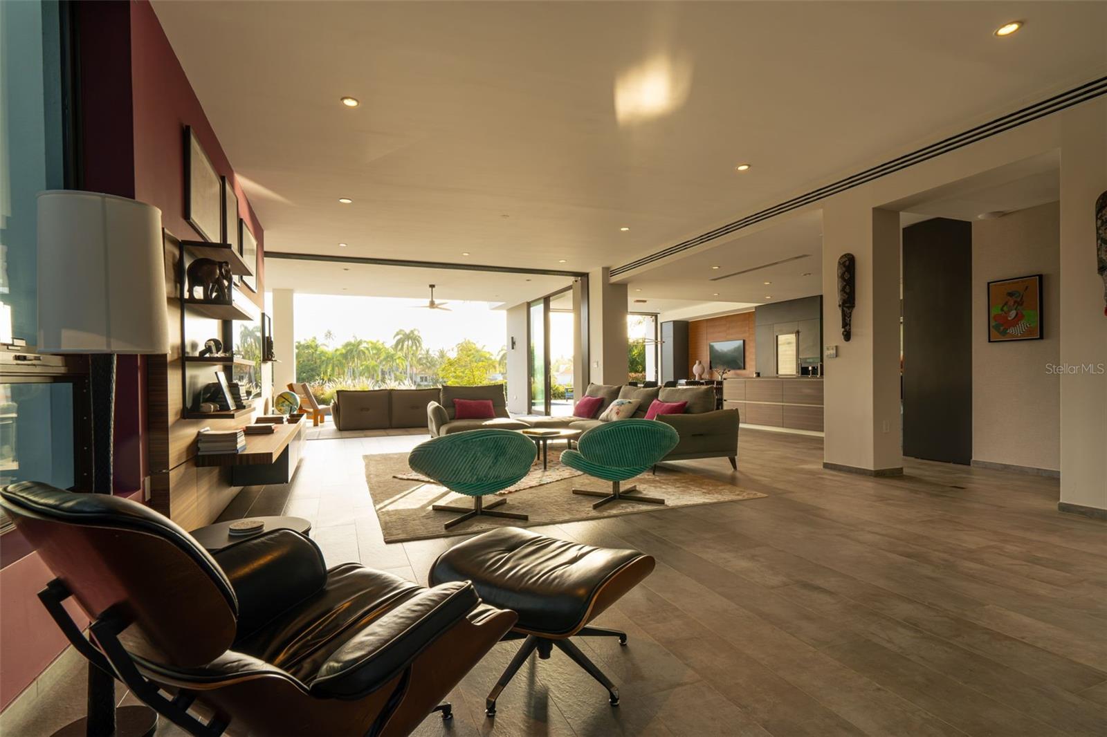 THE ENCLAVE - Residential