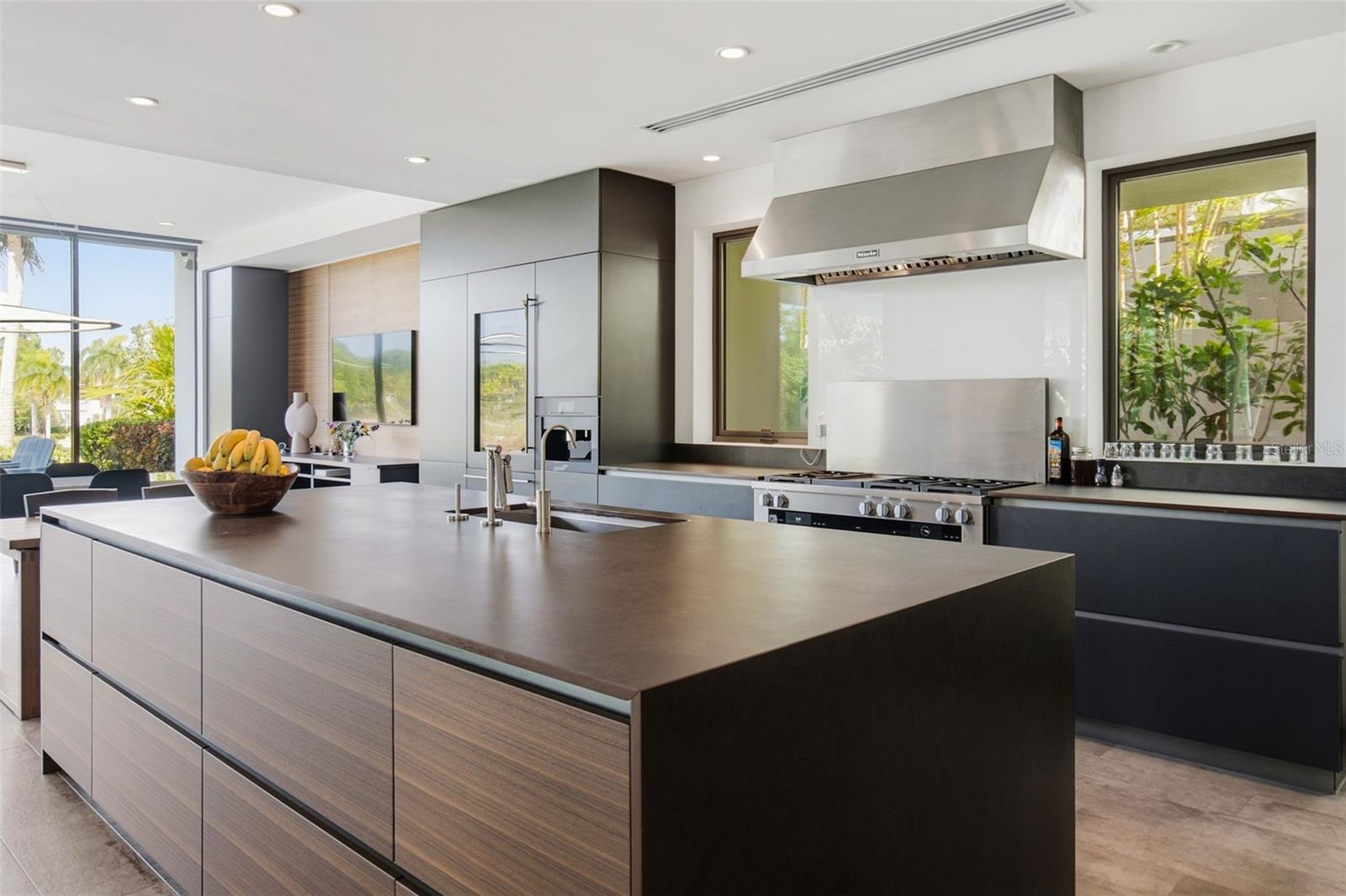 THE ENCLAVE - Residential