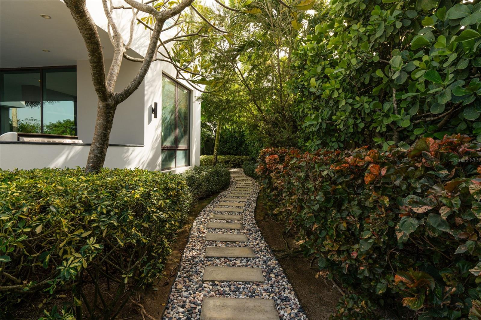 THE ENCLAVE - Residential