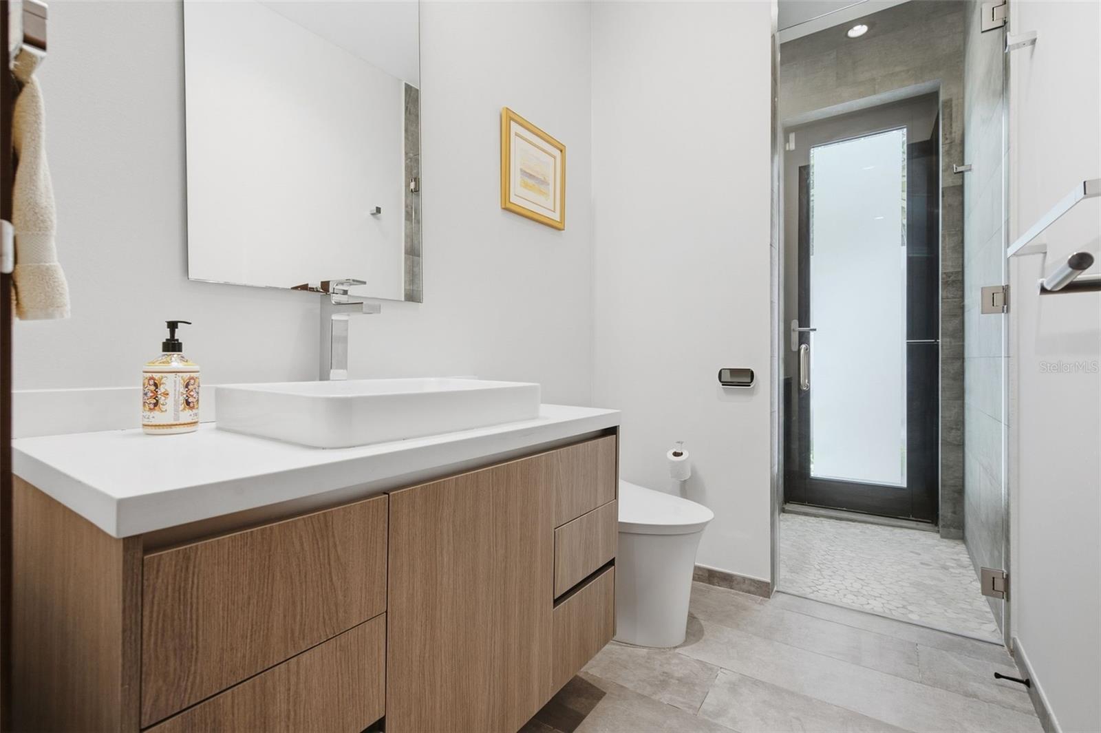 THE ENCLAVE - Residential
