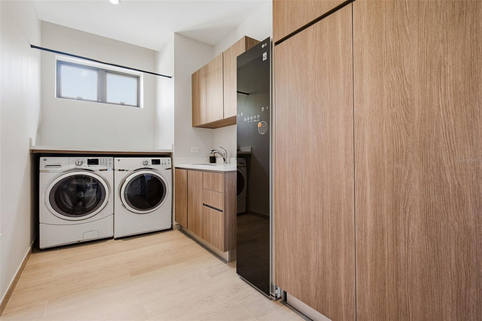 THE ENCLAVE - Residential