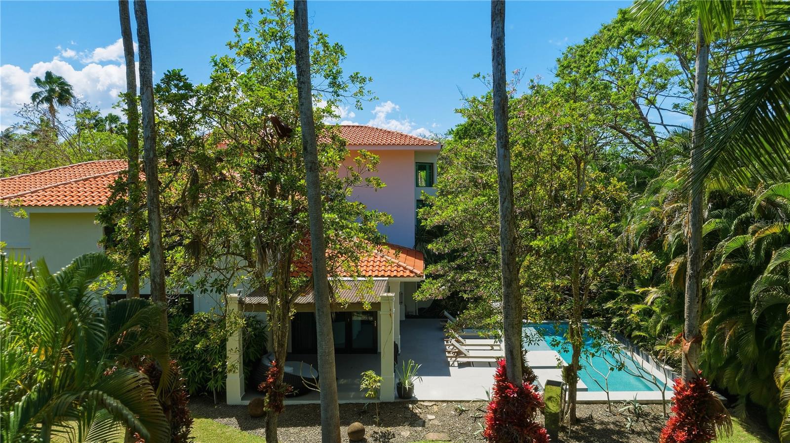 DORADO BEACH EAST - Residential