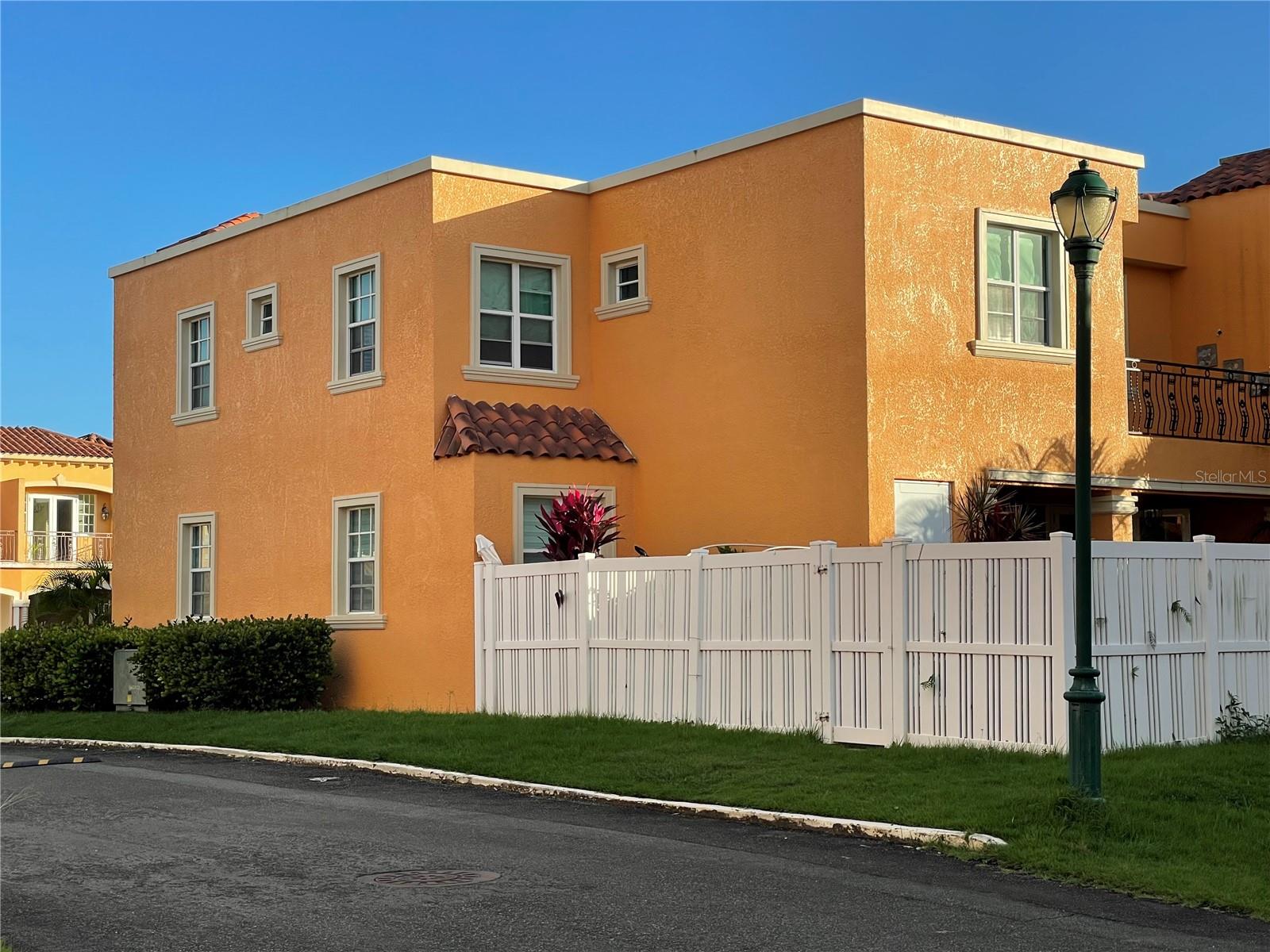 BRIGHTON COUNTRY CLUB - Residential