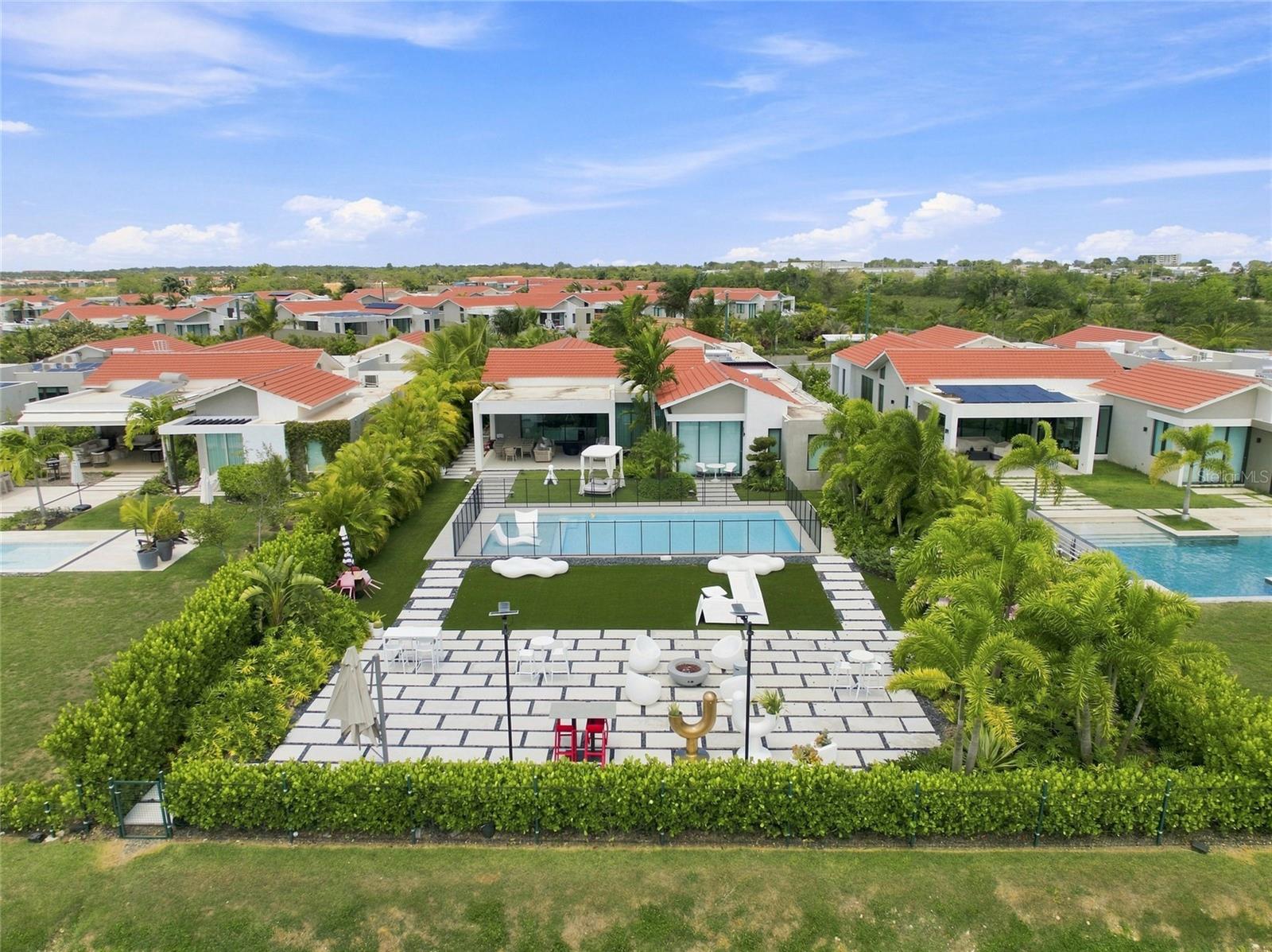 SABANERA DE DORADO - Residential