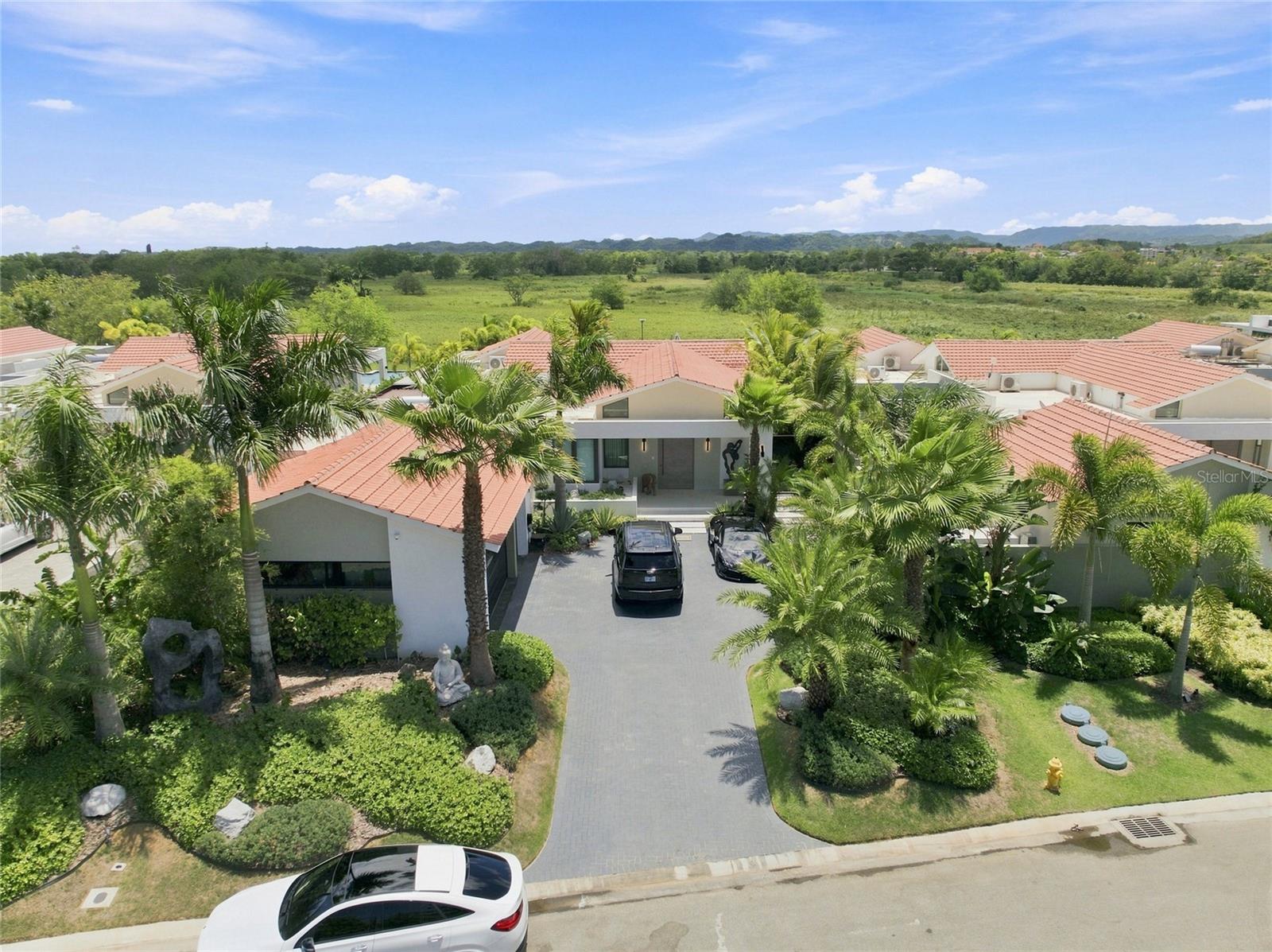 SABANERA DE DORADO - Residential