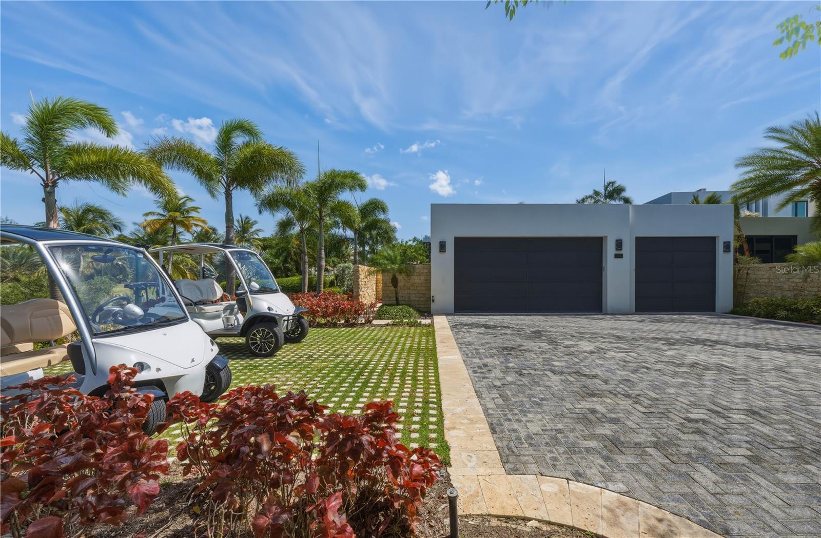 EAST BEACH RESIDENCES - Residential
