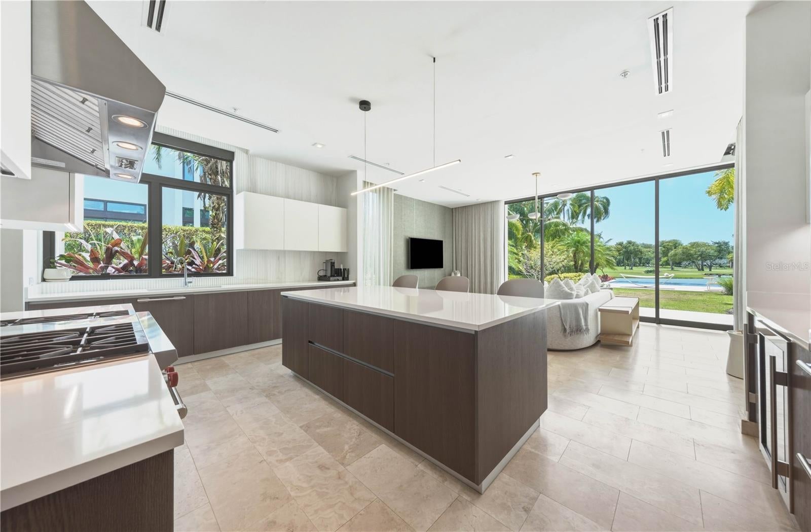 EAST BEACH RESIDENCES - Residential
