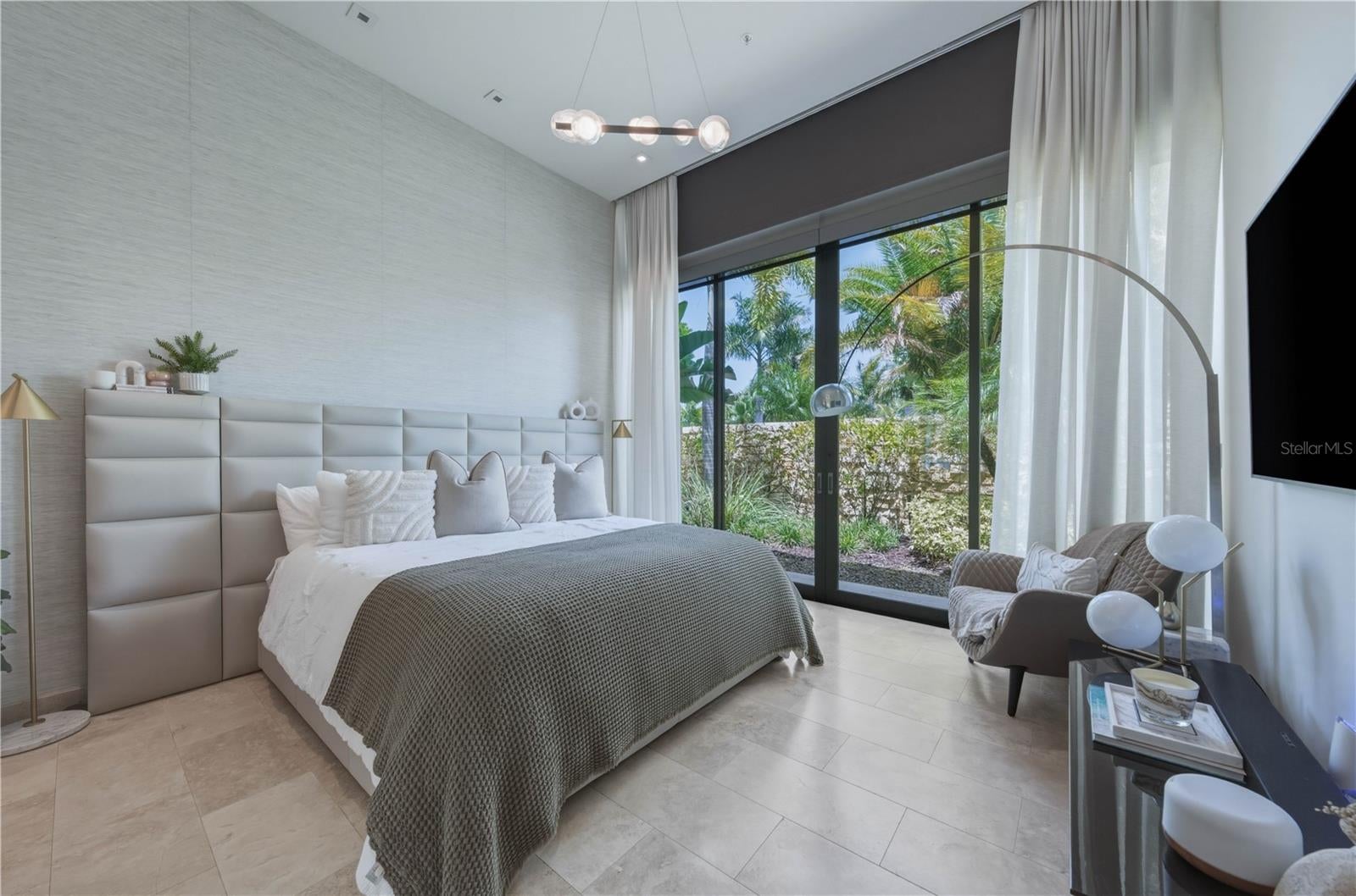 EAST BEACH RESIDENCES - Residential
