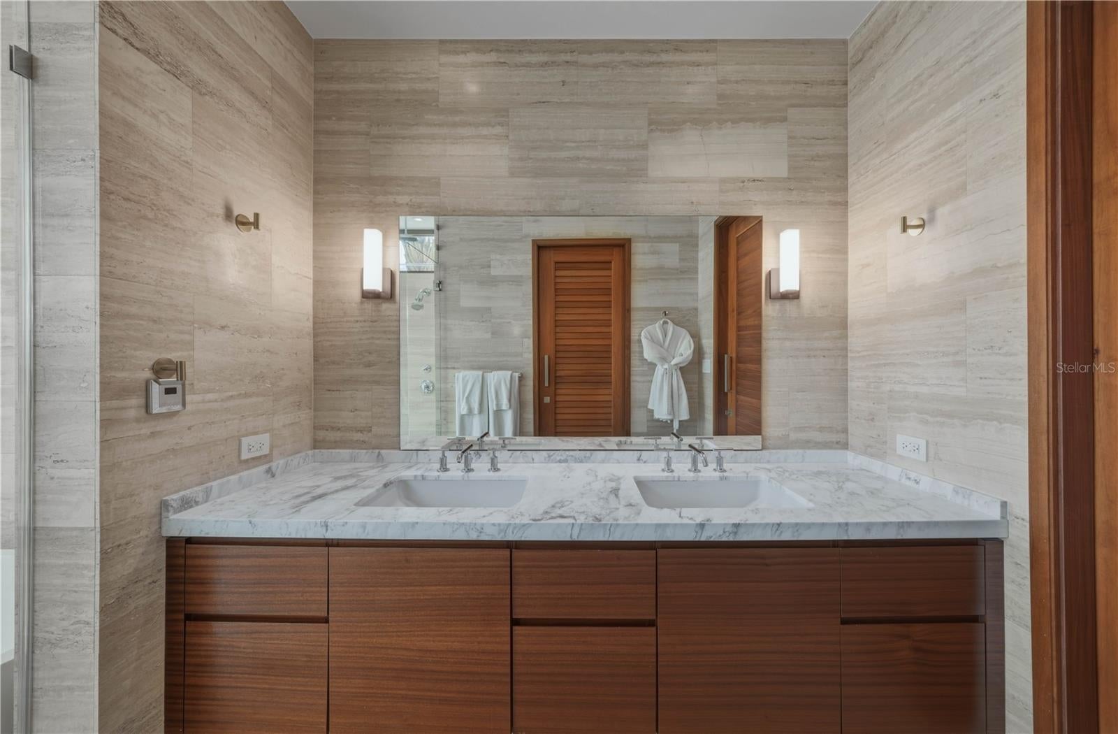 EAST BEACH RESIDENCES - Residential