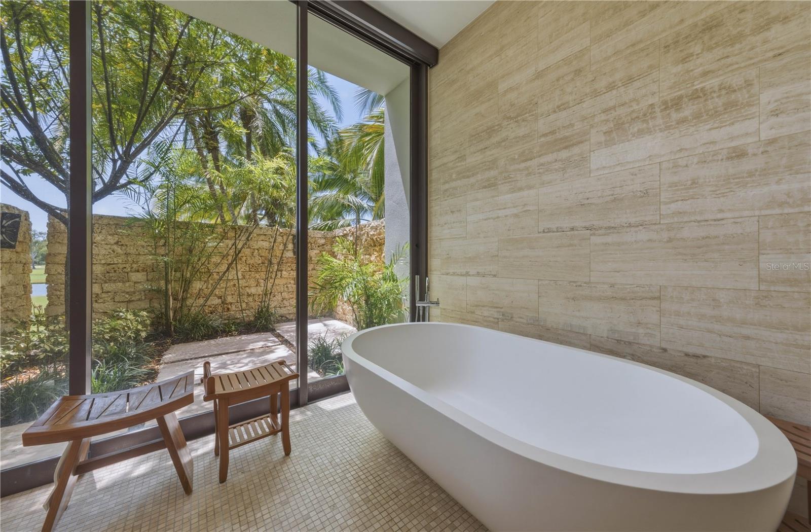 EAST BEACH RESIDENCES - Residential