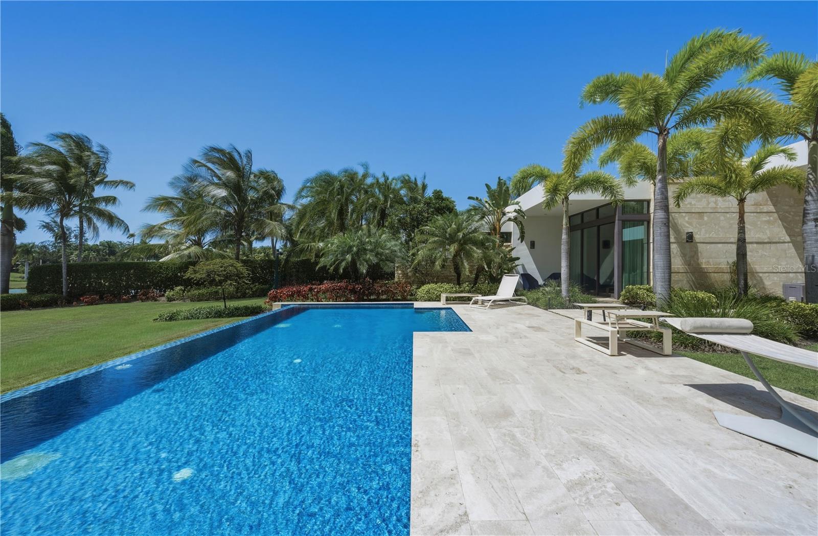 EAST BEACH RESIDENCES - Residential