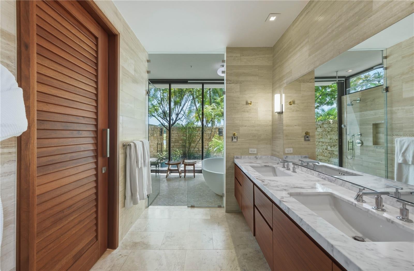 EAST BEACH RESIDENCES - Residential