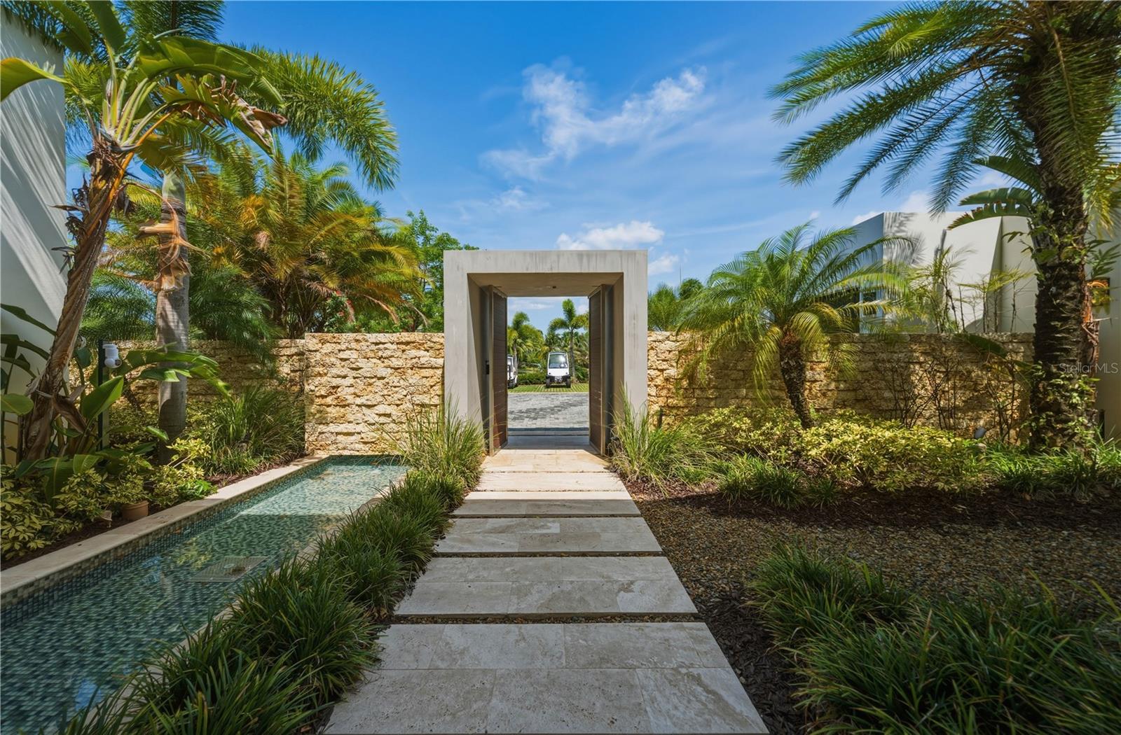 EAST BEACH RESIDENCES - Residential
