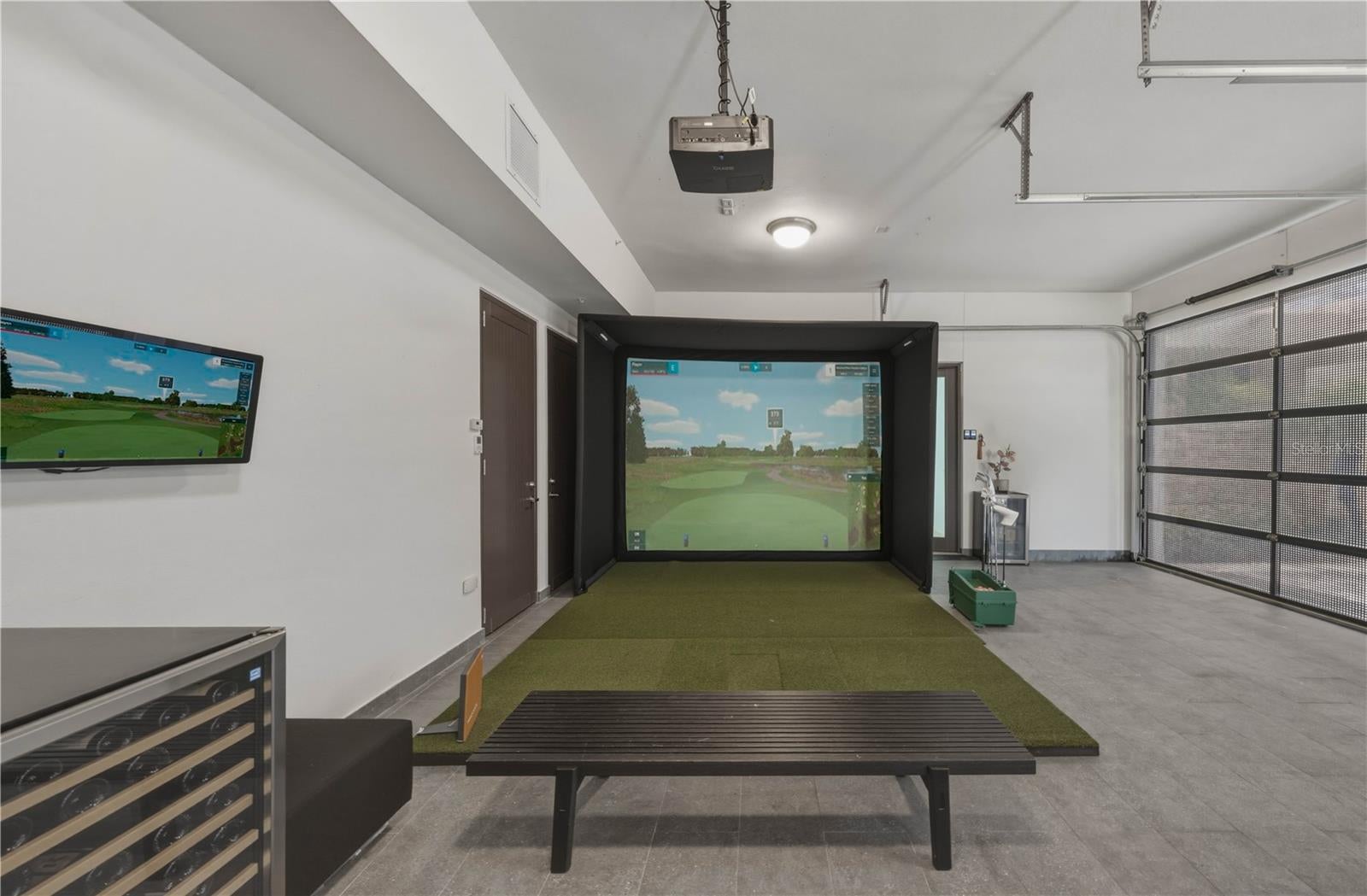 EAST BEACH RESIDENCES - Residential