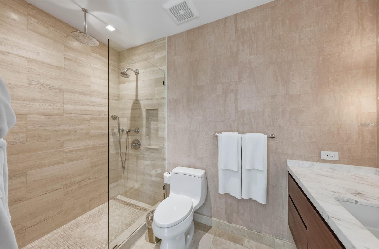 EAST BEACH RESIDENCES - Residential