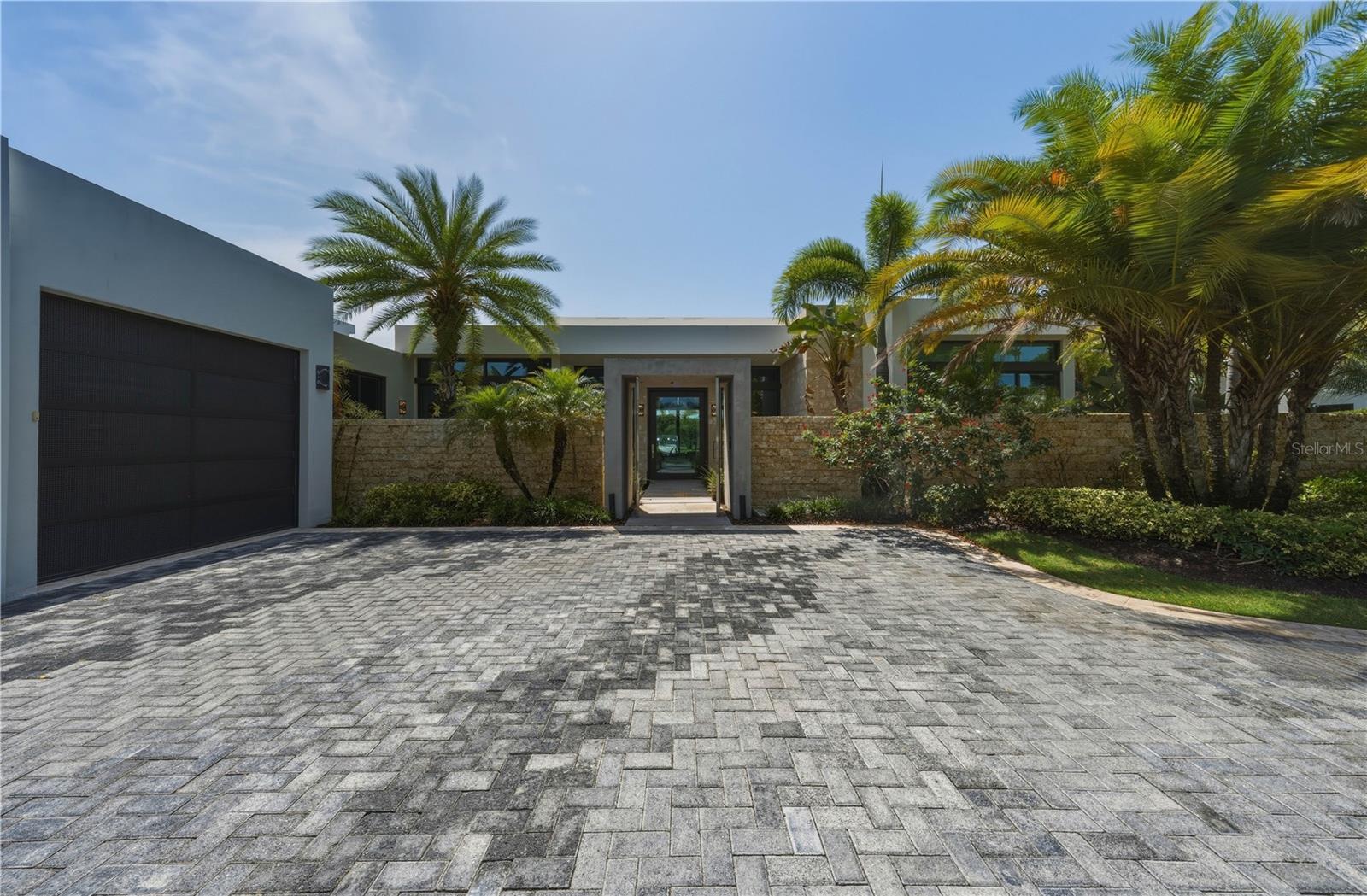 EAST BEACH RESIDENCES - Residential