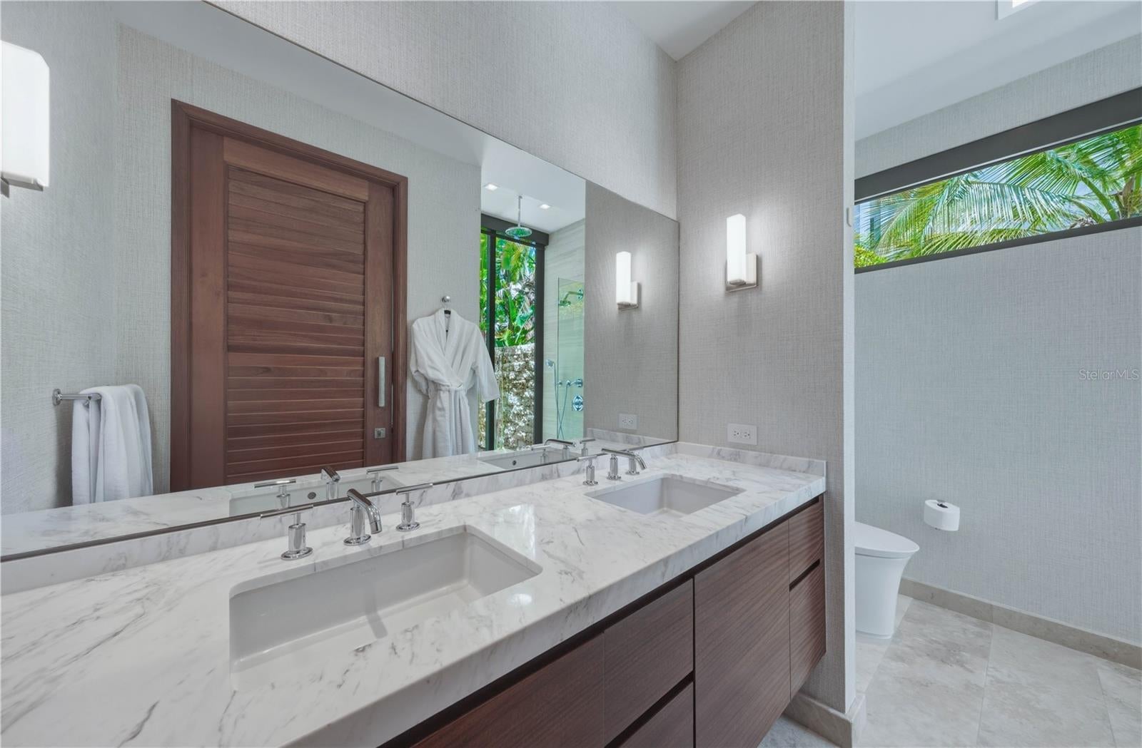 EAST BEACH RESIDENCES - Residential