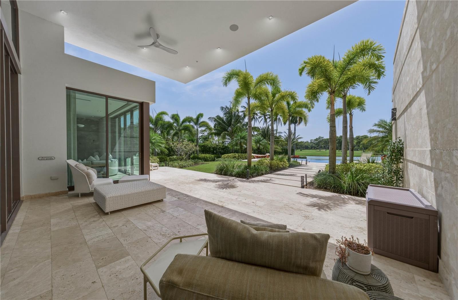 EAST BEACH RESIDENCES - Residential