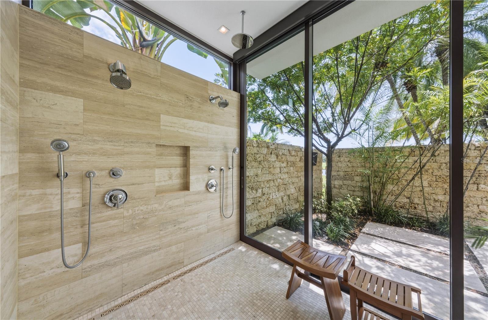 EAST BEACH RESIDENCES - Residential