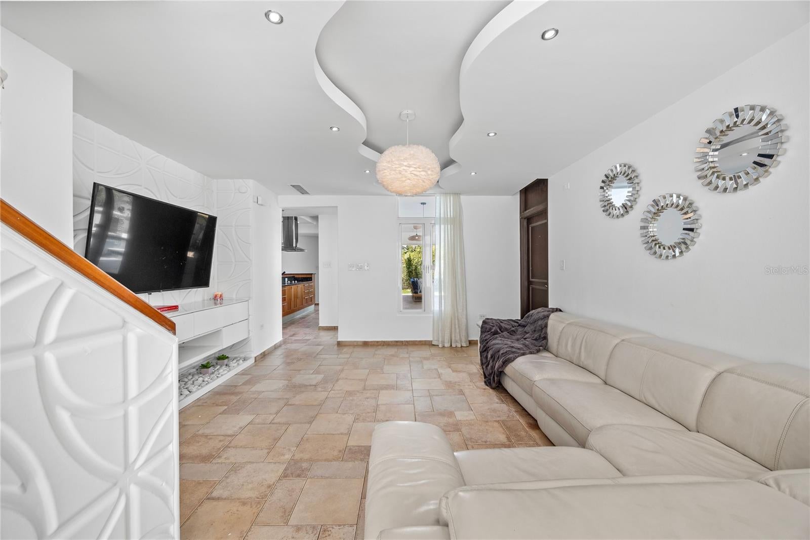 PASEO LAS PALMAS INC - Residential