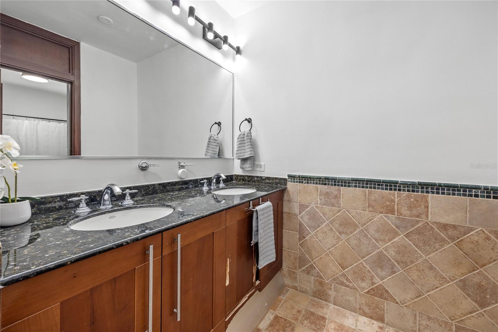 PASEO LAS PALMAS INC - Residential