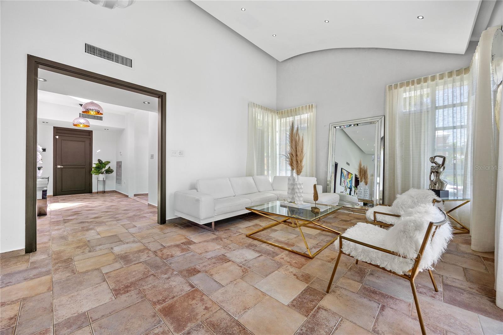 PASEO LAS PALMAS INC - Residential