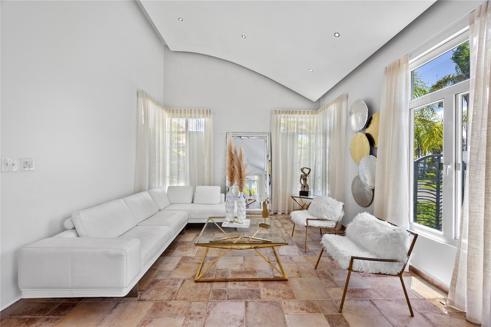 PASEO LAS PALMAS INC - Residential