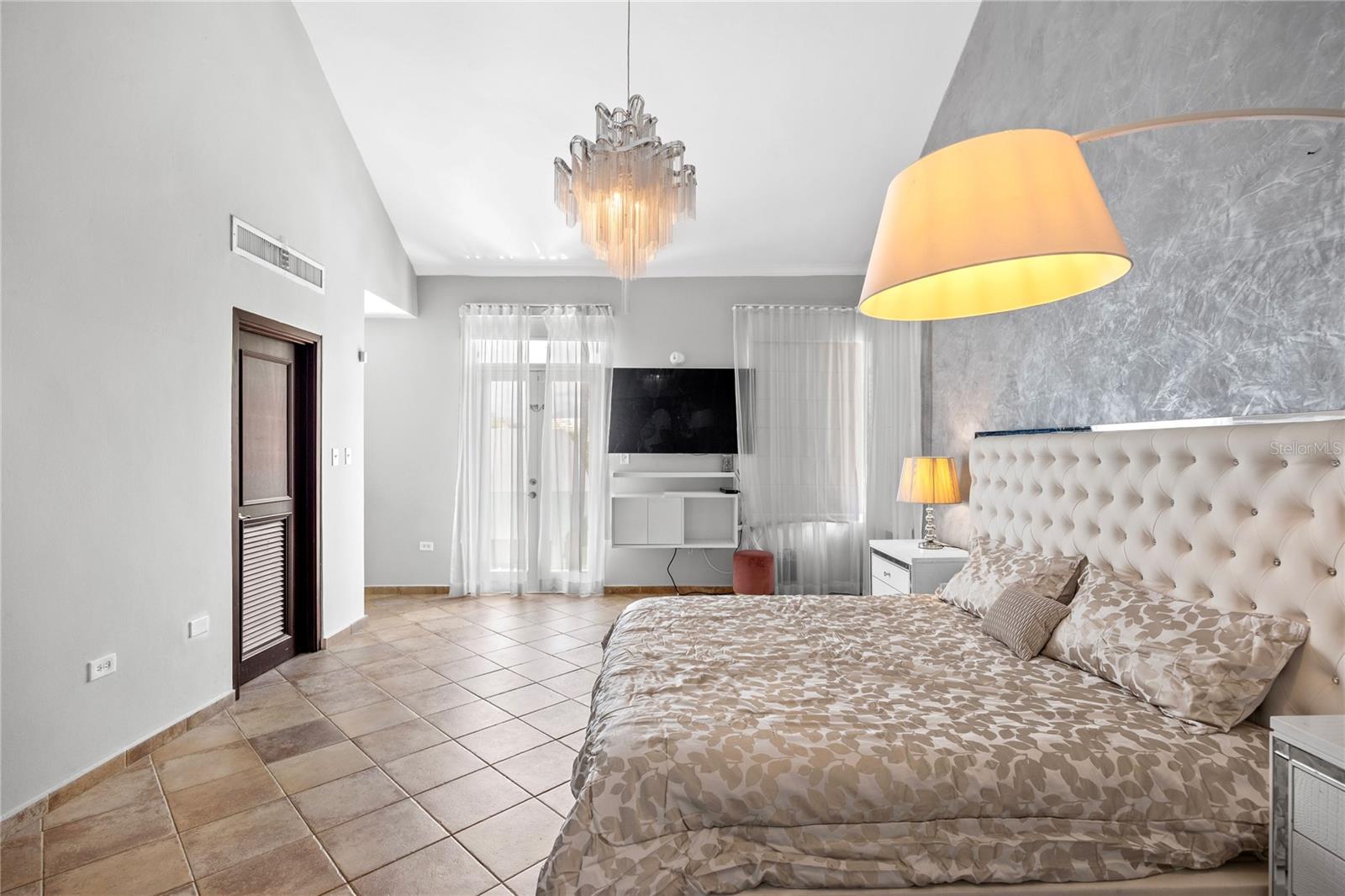 PASEO LAS PALMAS INC - Residential