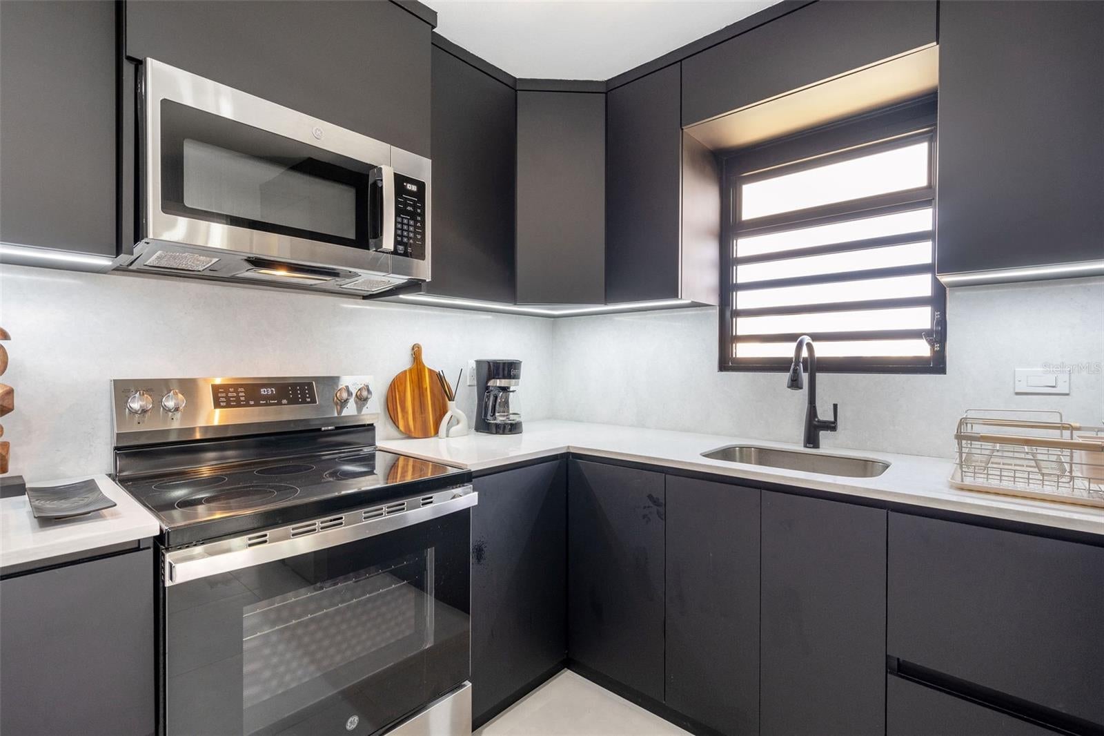 BO. MAMEYAL - Residential