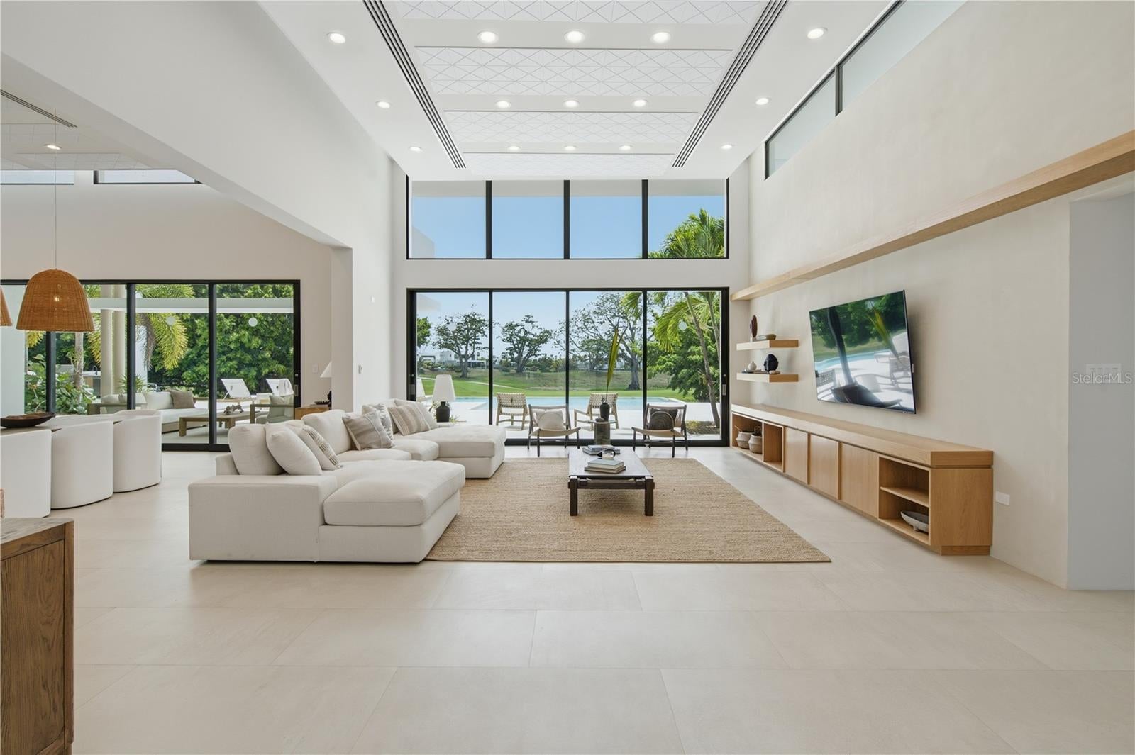 DORADO COUNTRY ESTATES - Residential