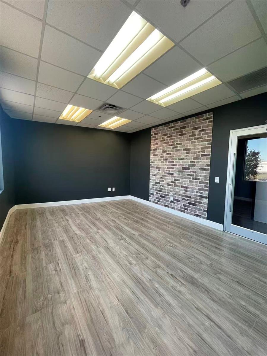 DREWTINA COMMERCE CENTER - Commercial Sale