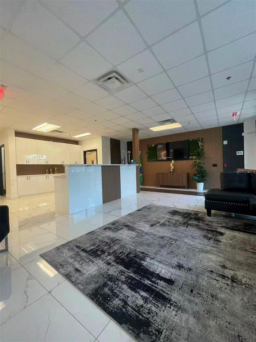 DREWTINA COMMERCE CENTER - Commercial Sale