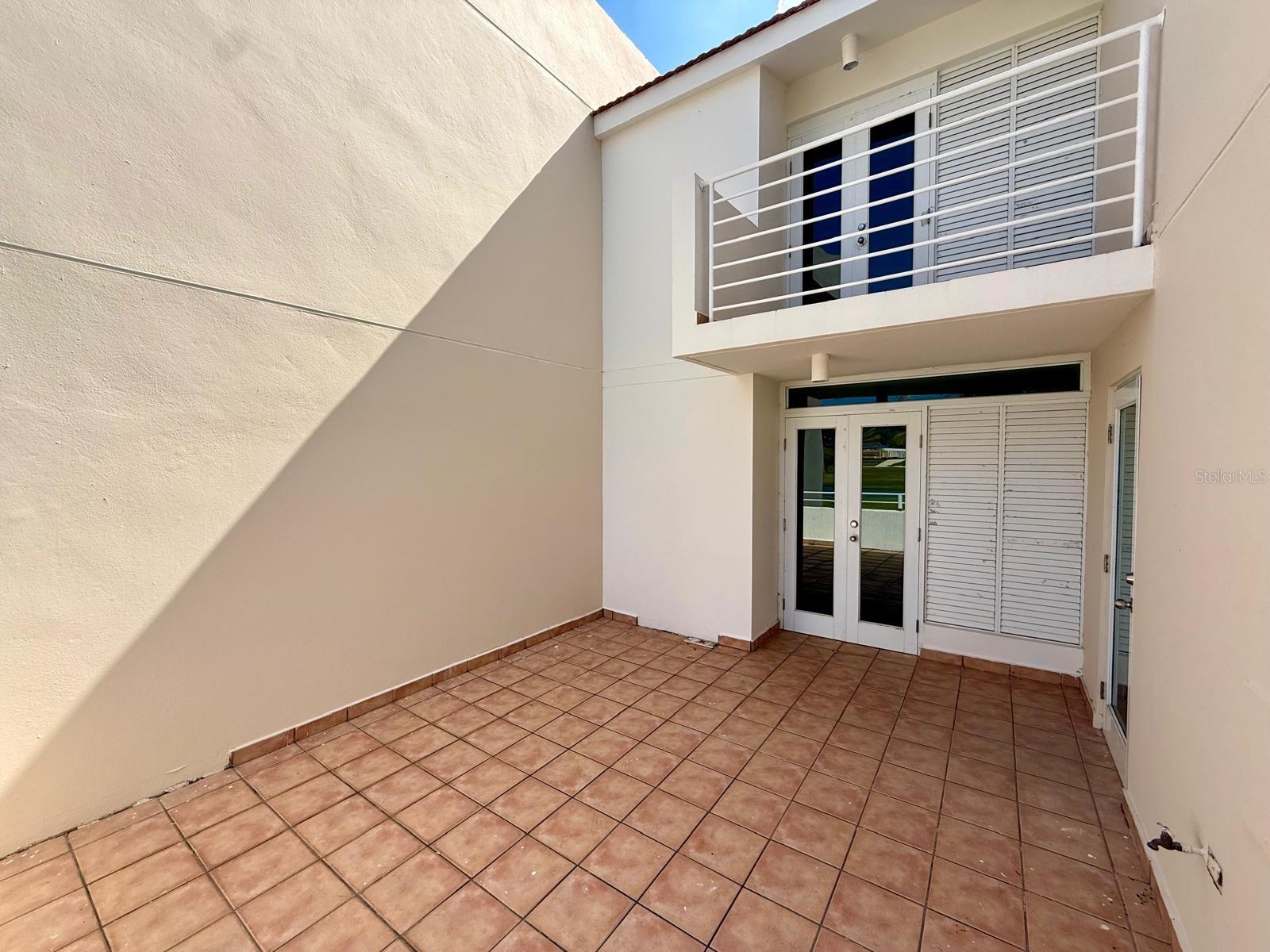 VILLAS DE GOLF WEST - Residential