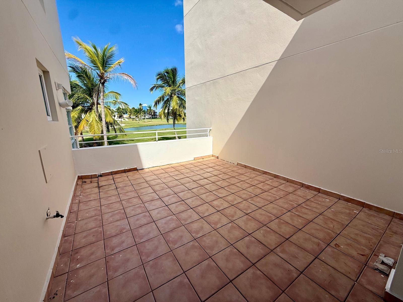 VILLAS DE GOLF WEST - Residential