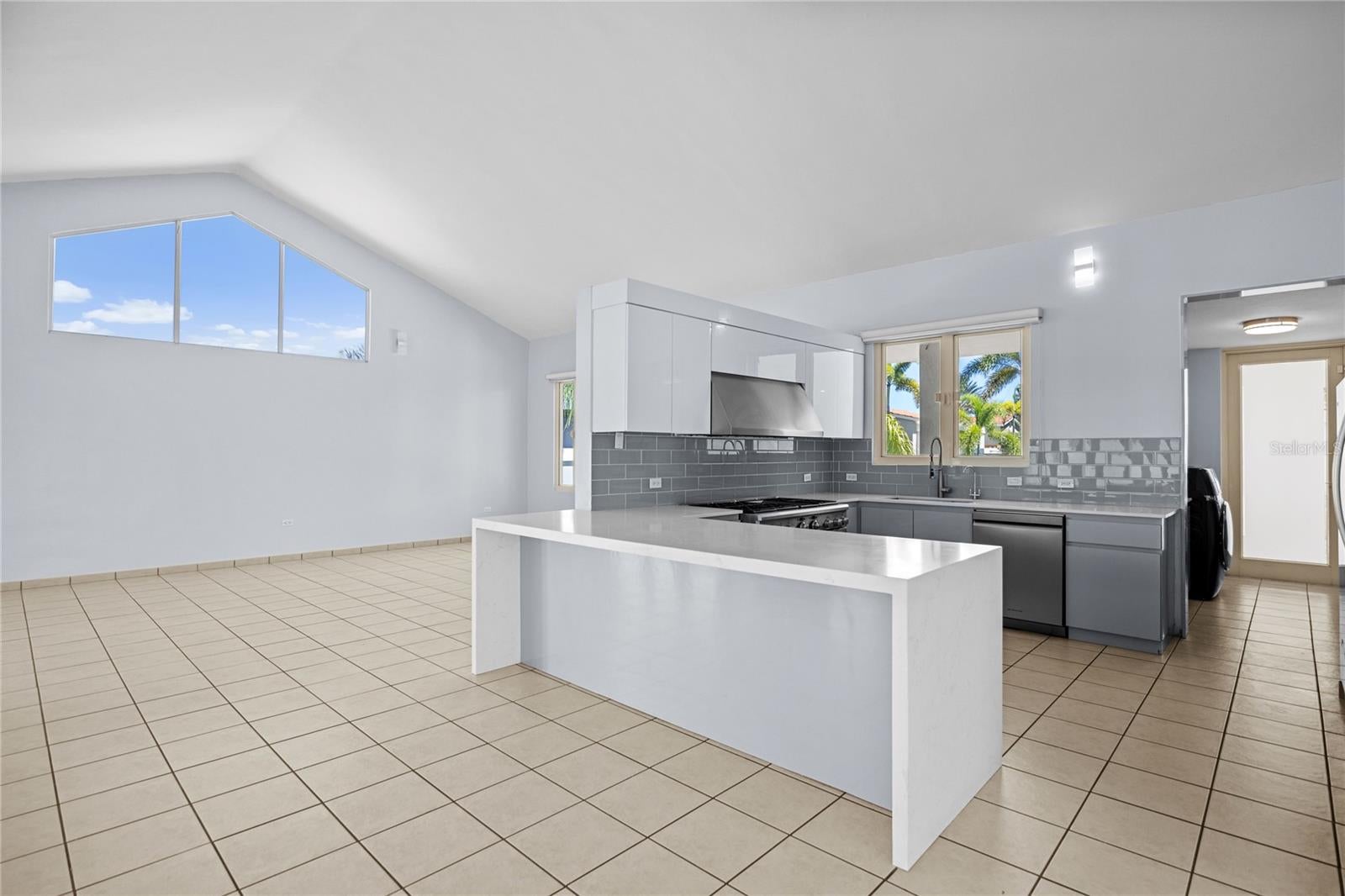 SABANERA DE DORADO - Residential