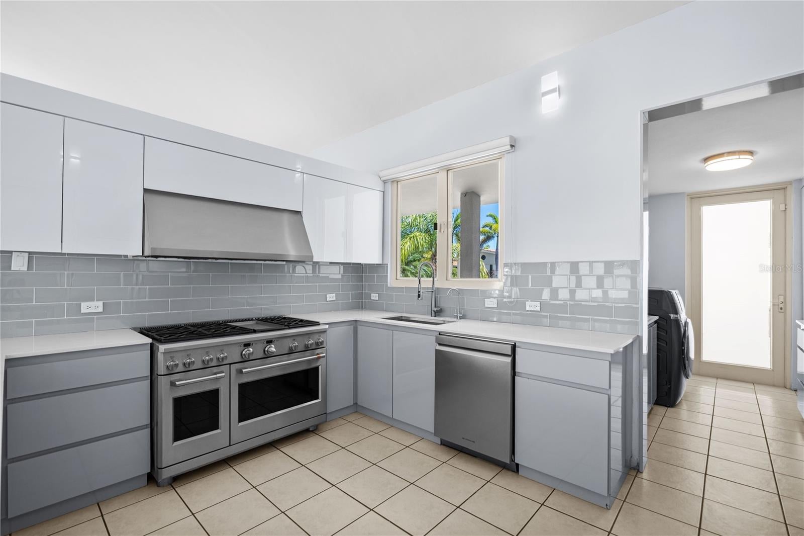 SABANERA DE DORADO - Residential