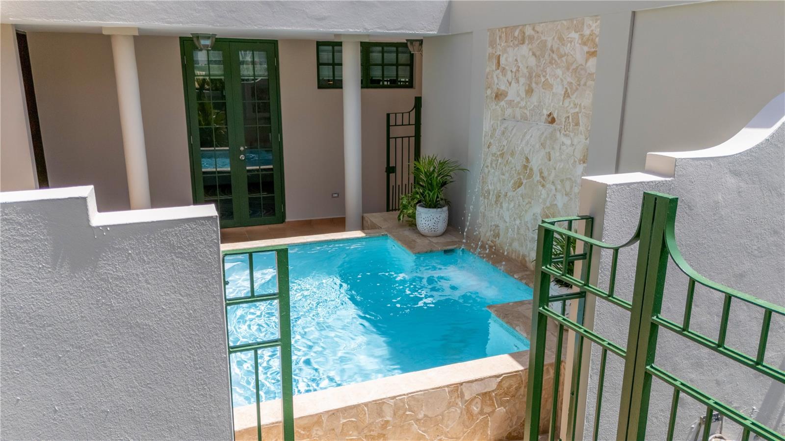 DORADO REEF - Residential