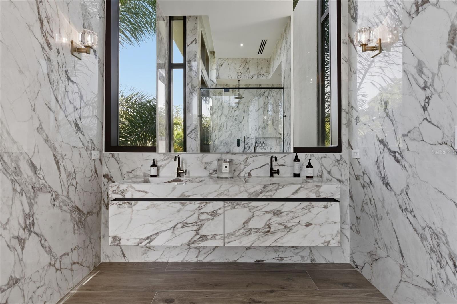 EAST BEACH - Residential