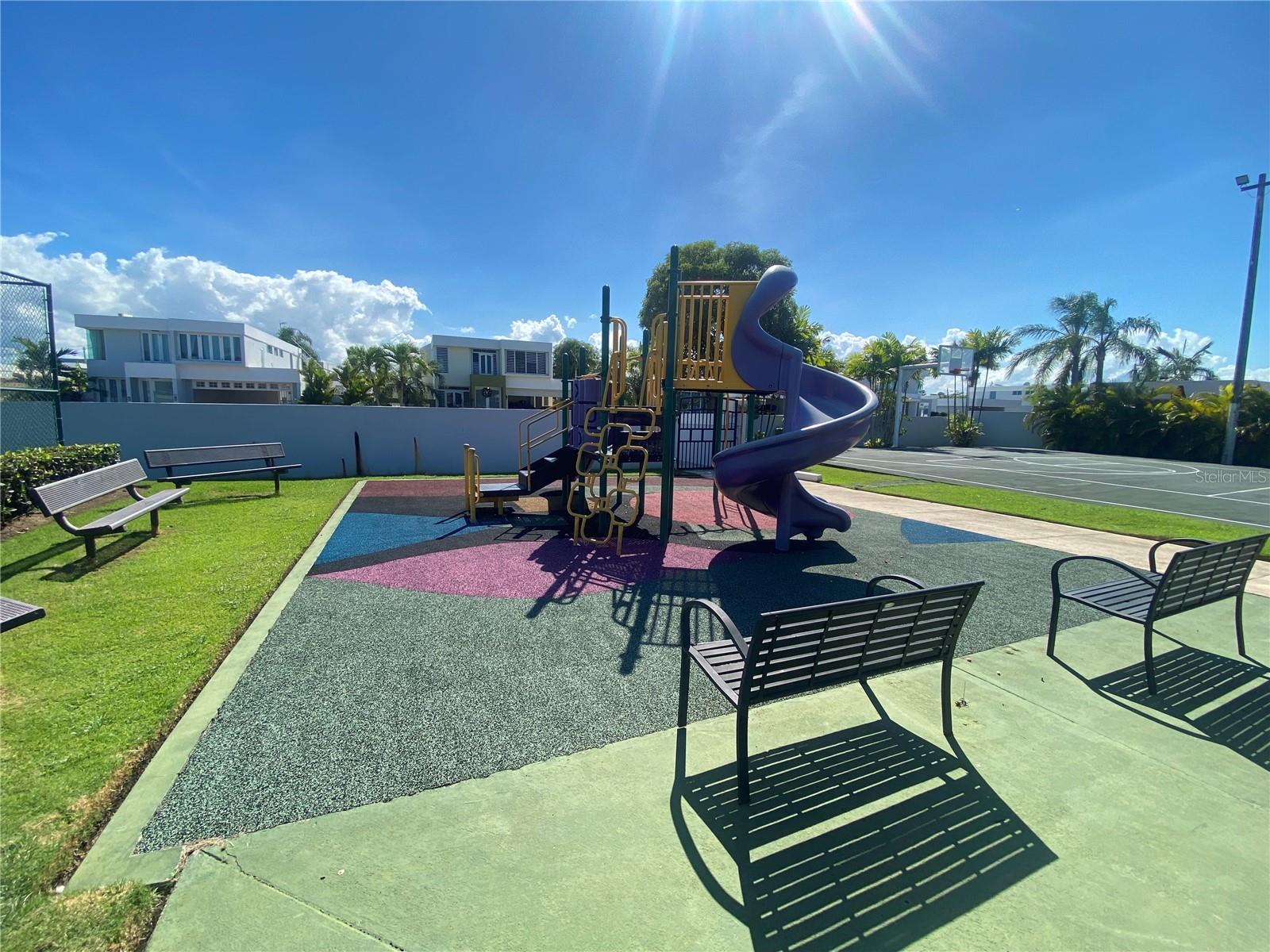 PASEO REAL - Residential