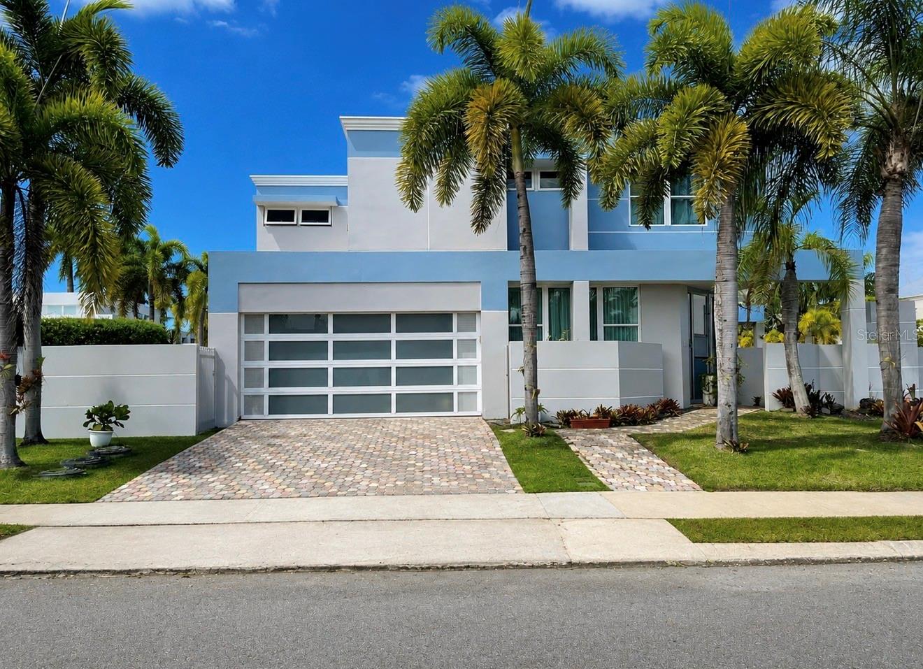 LOS PASEOS DE DORADO - Residential