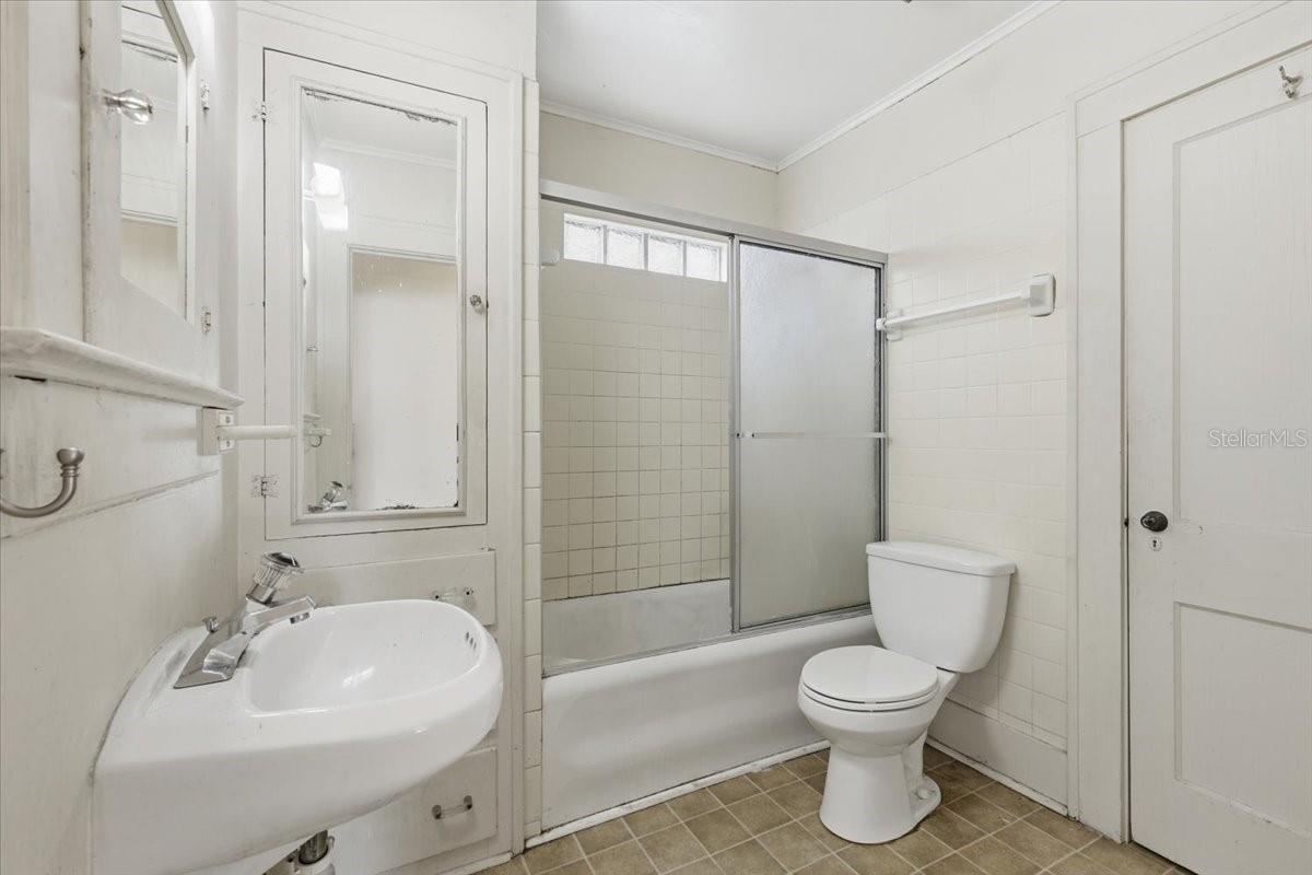 MOUNT VERNON HEIGHTS - Commercial Sale