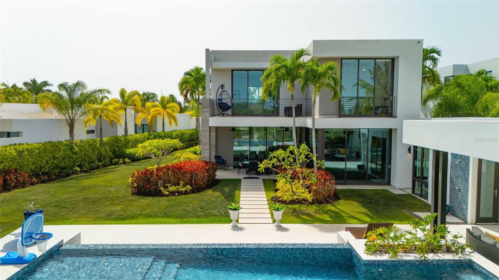 THE ENCLAVE - Residential
