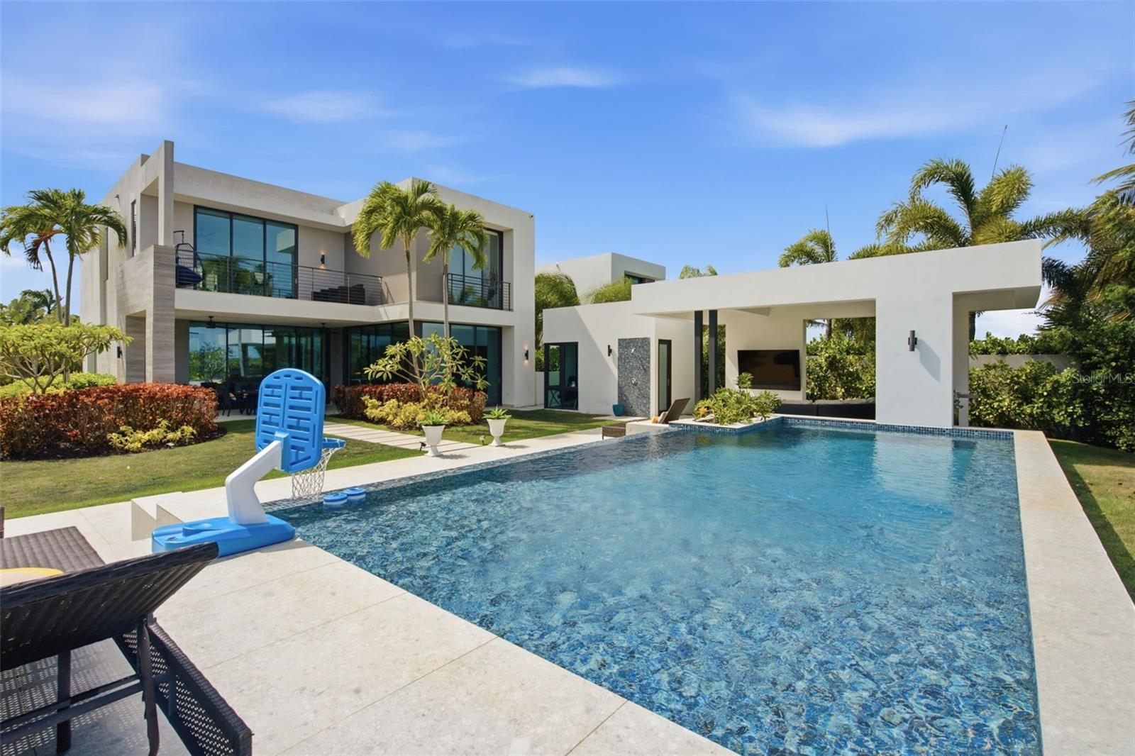 THE ENCLAVE - Residential