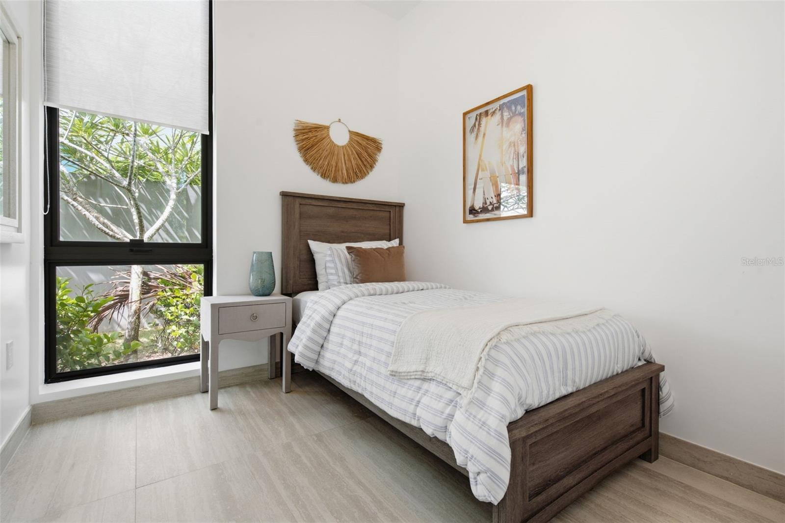 THE ENCLAVE - Residential