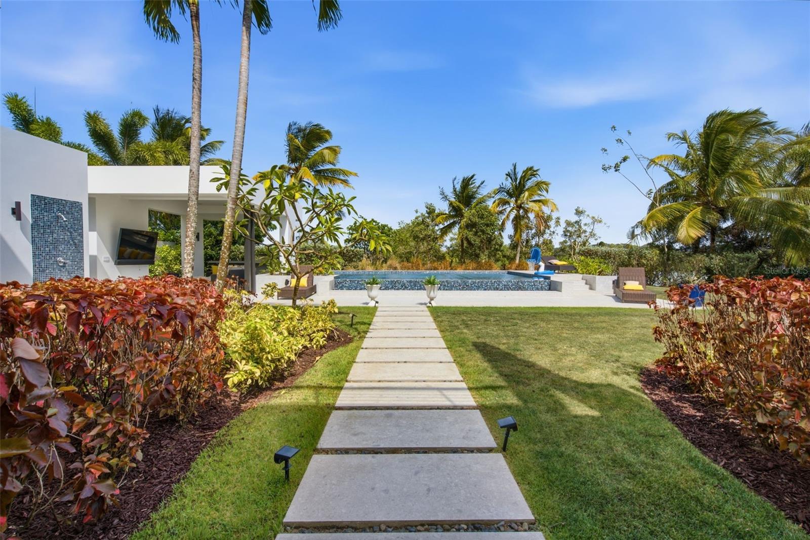 THE ENCLAVE - Residential